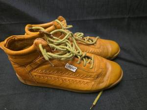 lot 4997 image: Candies Brown Leather Casual Sneakers with Green Laces size 7.5