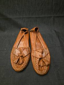 lot 5001 image: Cole Haan Italian Brown Leather Tassel Loafers with Woven Pattern size 7