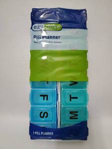 lot 45771 image: Weekly Pill Planner with Detachable Compartments - Retail $8