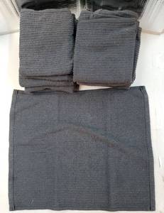 lot 45904 image: 14x17 inch Hand Towels, 12 Count. - Retail $10