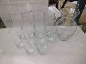 lot 25306 image: Set of 11 Decorative Glass Vases