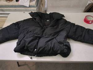 lot 25319 image: Zara Zip Up Puffer Jacket - M
