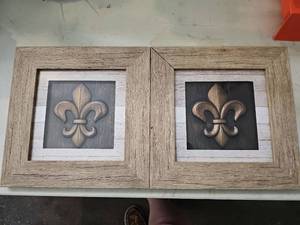 lot 25334 image: Framed Fleur-de-Lis Wood Wall Art Set