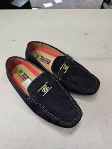 lot 25346 image: Rocawear Mens Dwight Comfort Classic slip-on loafers- 9.5