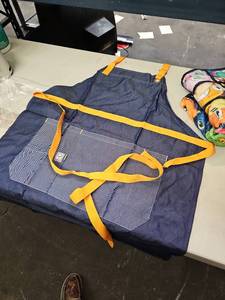 lot 25352 image: McDonalds Apron with Pockets