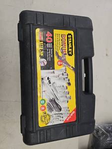 lot 58146 image: Stanley 40-Piece Mechanics Socket Set
