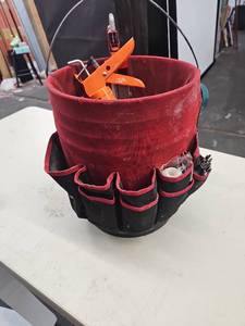 lot 58152 image: Bucket of Miscellaneous Garage Items