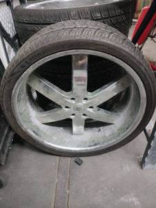 lot 58207 image: Lion Hart 30530ZR26W XL LH- TEN Tire