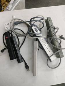 lot 20297 image: Lot of Miscellaneous Power strips and Extensions