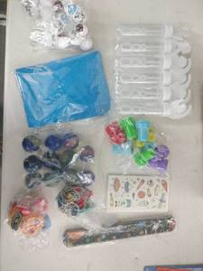 lot 20327 image: Lot of Space Theme Party Favors