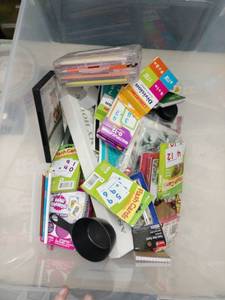 lot 59079 image: Tote of Miscellaneous Small Items