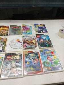 lot 59123 image: Lot of 17 Wii Games