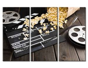 lot 59132 image: TUMOVO Canvas Painting Wall Art Film on Wood Canvas Prints Cassette Pictures for Living Room Wall Decoration Vintage Wall Art Modern Canvas Art Home Decor Artwork Wall Hanging, 42x28 Inches