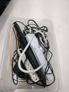 lot 59163 image: Lot of Miscellaneous Electronic Accessories