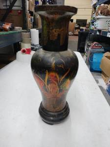 lot 59192 image: Asian-style black lacquered vase