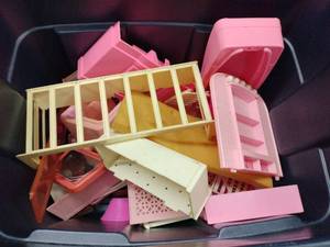 lot 59193 image: Barbie Doll House Pieces and Accessories