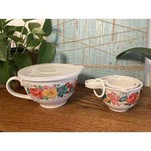 lot 59086 image: Pioneer Woman melamine batter bowl and nesting measuring cup set