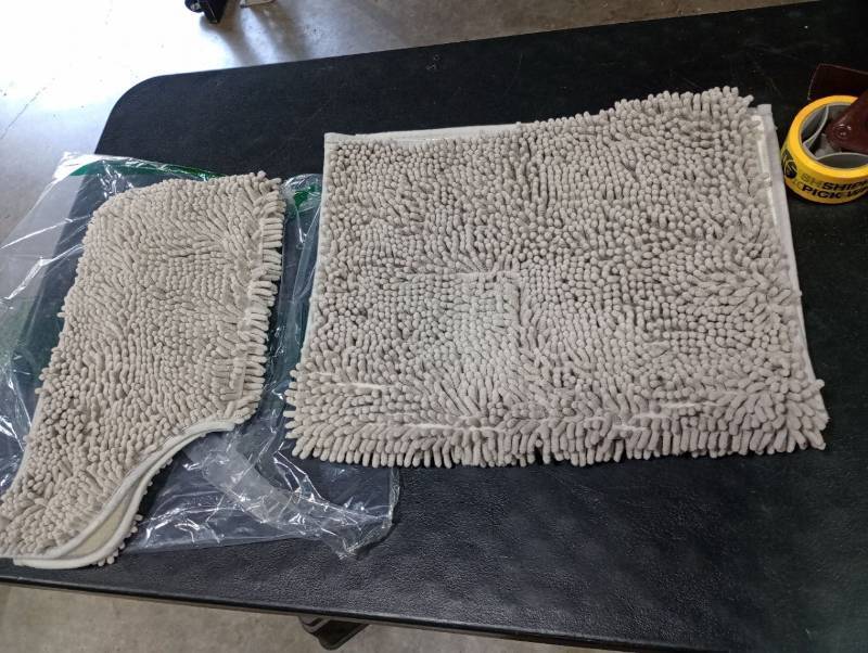 lot 8146 image: 2pk Bathroom Bath Mat And Toilet Mat