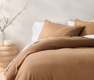 lot 9668 image: King Size Heavyweight Duvet Set Light Brown