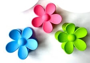 lot 16224 image: Colorful Flower Hair Clips Set of 3