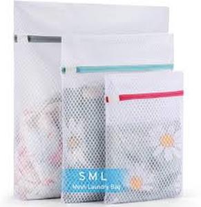 lot 12024 image: White Mesh Laundry Bag withZipper Set Of 3