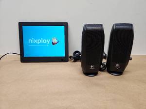 lot 14 image: LCD Monitor with Logitech Computer Speakers Set