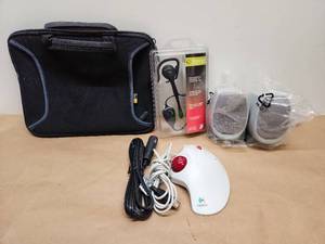 lot 18 image: Computer Accessories Bundle with Laptop Bag and Trackball Mouse