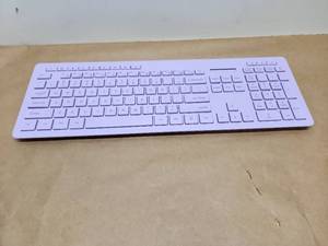 lot 28 image: SENDA Purple Wireless Keyboard Model IWG-WJTZ02