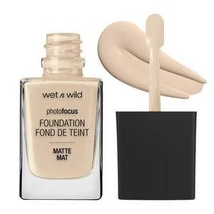lot 4176 image: wet n wild Photo Focus Foundation - Soft Ivory
