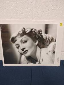 lot 60041 image: Masterpiece Editions 146 Claudette Colbert
