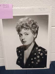 lot 60124 image: Masterpiece Editions 199 Shelley Winters