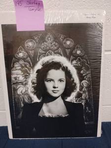 lot 60228 image: Masterpiece Editions 195 Shirley Temple