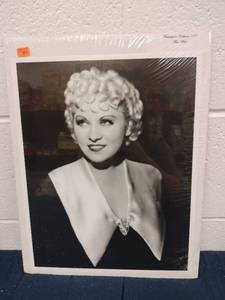 lot 60249 image: Masterpiece Editions 149 Mae West