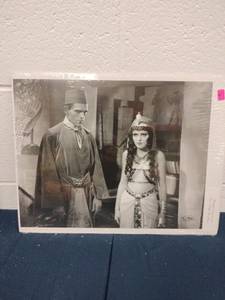 lot 60275 image: Masterpiece Editions 762 Boris Karloff, Zita Johann The Mummy