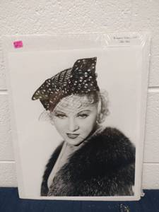 lot 60305 image: Masterpiece Editions 148 Mae West