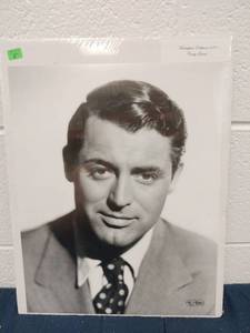 lot 60351 image: Masterpiece Editions 219 Carey Grant