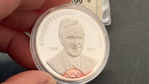 lot 1 image: 20 grams 999 Fine Silver $20 Coin George Bush Presidential Commemorative Silver Coin with Certificate COA in protective case