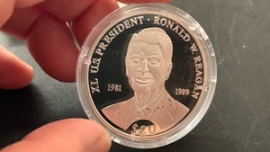 lot 2 image: 20 grams 999 Fine Silver $20 Coin Ronald Reagan Presidential Commemorative Silver Coin with Certificate COA in protective case