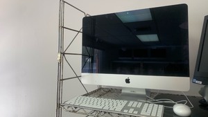 2013 Apple iMac Desktop Computer with Keyboard and Mouse *running Linux Ubuntu 25.10