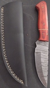 lot 26 image: Handcrafted Damascus Steel Full Tang Knife Blade with Sheath approx 8 inches Hunting Fishing