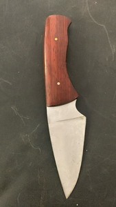 lot 34 image: Handcrafted Full Tang Knife Blade with wood approx 8 inches hunting fishing