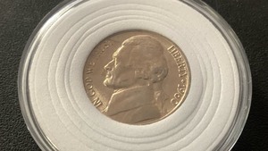 lot 59 image: 1960 Jefferson Nickel Five Cents Coin Monticello - BU Brilliant Uncirculated in protective case