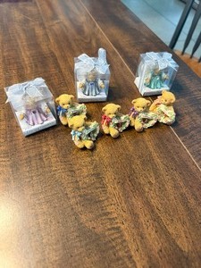 lot 1011 image: Lot of 8 Collectible Bears