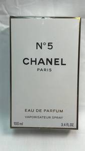 Chanel No. 5 Eau de Parfum Spray 100ml. Brand new, still in original packaging. Sells for $190.