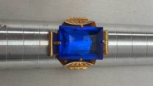 lot 72 image: Mens Gold Tone Ring with Large Blue Stone