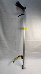 lot 83 image: 24 RMS Featherweight Reacher