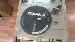 lot 87 image: Hitachi HT-20S DC Servo Turntable