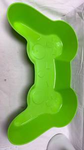 lot 111 image: Green Plastic Gaming Controller Party Tray