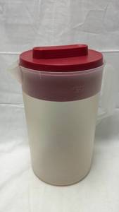 lot 162 image: Rubbermaid 1 Gallon Pitcher with Red Lid