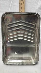 lot 194 image: Solvent-Resistant Metal Paint Tray